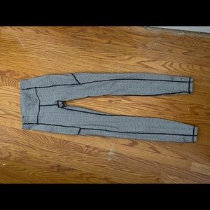 Lululemon houndstooth/ mini plaid leggings
